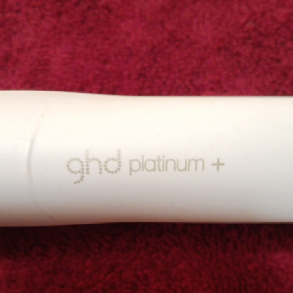 Gold and Black Curling Iron - Picture 13 of 15